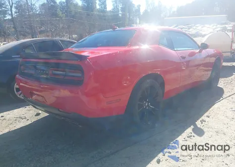 2018 Dodge Challenger R/T z USA, uszkodzony, nr VIN 2C3CDZBT0JH131931